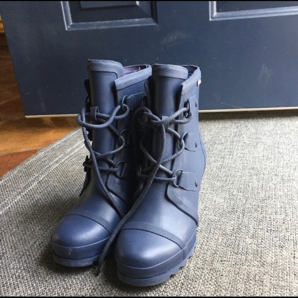 Joan of Arc Sorel- Blue, size 8 1/2